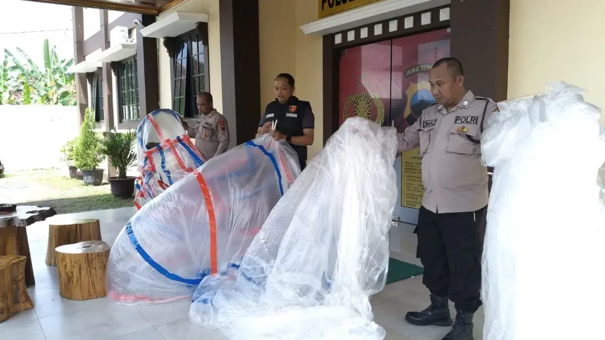 Polisi Amankan Dua Balon Udara Liar di Kedungwuni, Warga Diimbau Patuhi Aturan Syawalan