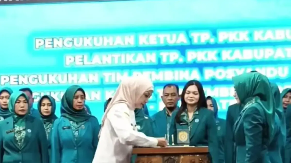 Dikukuhkan Bupati Dyah, TP PKK Kendal Siap Kawal Pengelolaan Sampah hingga Tingkat Desa