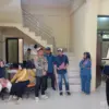 Emak-Emak Desa Wonokerto Geruduk Polsek Wiradesa, Tabungan Lebaran Rp 250 Juta Diduga Digelapkan  