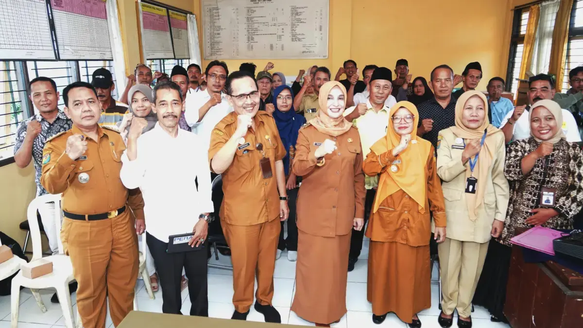 Wawalkot Pekalongan Hj. Balgis Diab resmikan koperasi warga Bendan Kergon