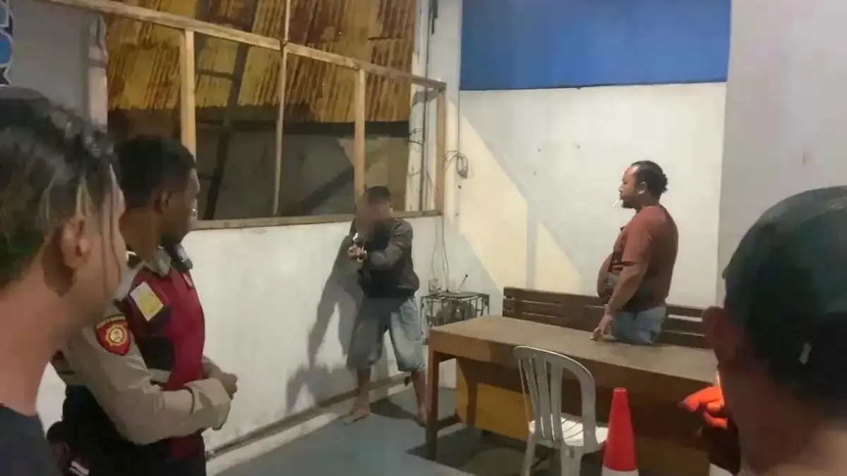 Pemuda Mabuk Todong Petugas Pakai Sajam Saat Razia Premanisme di Pekalongan, Bawa Pil Diduga Psikotropika