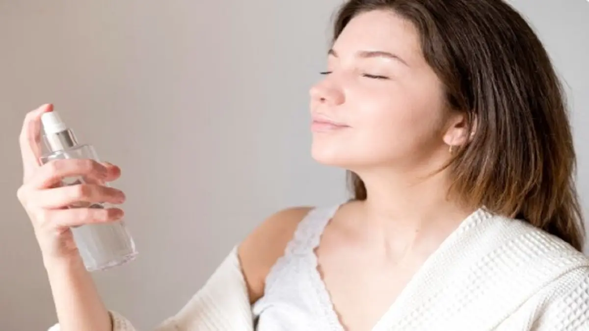 Membuat Toner Alami dari Air Mawar
