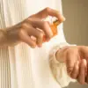 Ilustrasi rekomendasi parfum lokal untuk cuaca panas.
