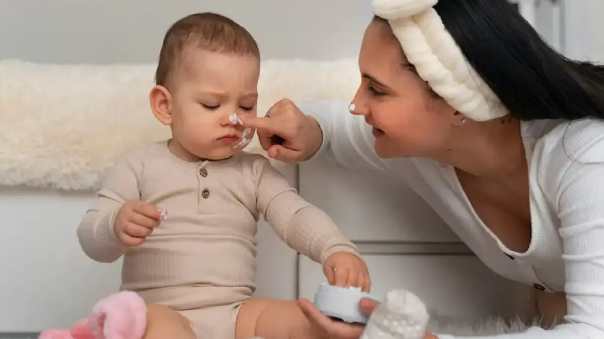 Cara Alami Memutihkan Kulit Bayi yang Hitam Setelah Lahir