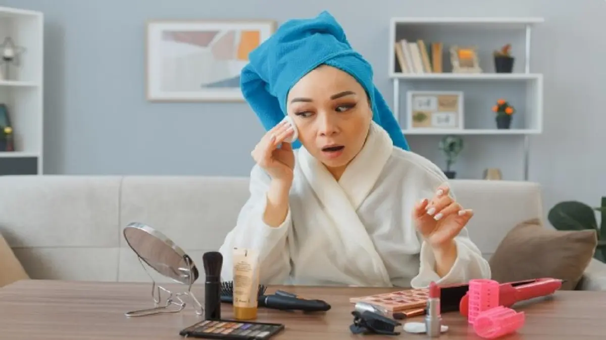 Cara Hapus Makeup Tanpa Produk Kimia