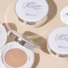 Ilustrasi cushion high coverage terbaik yang bagus untuk usia 40 tahun ke atas.