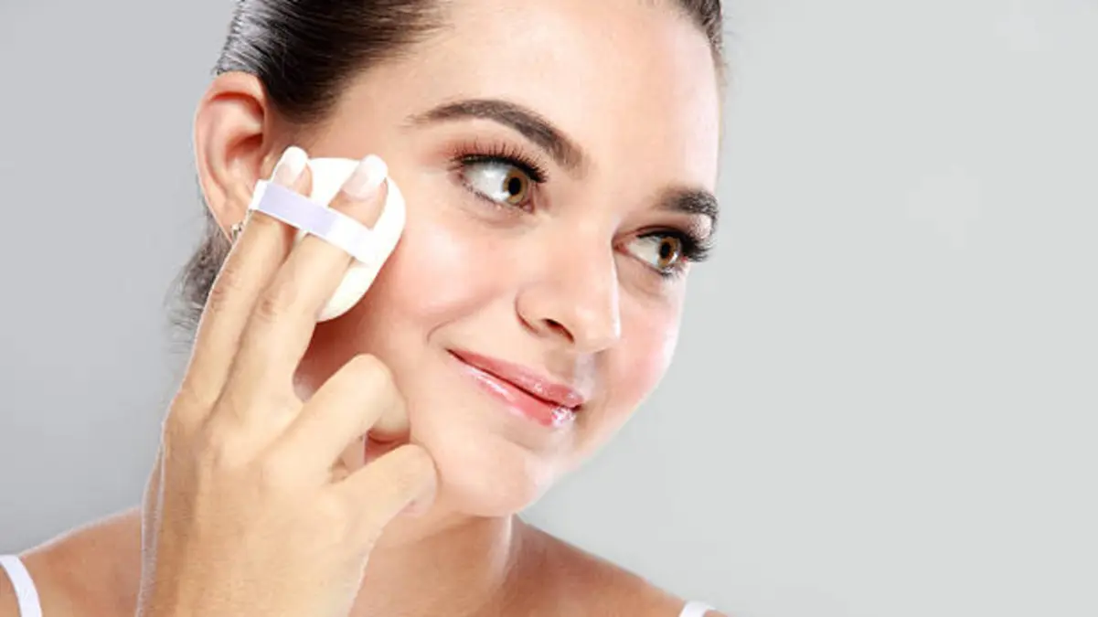 ilustrasi cushion waterproof dan tahan lama.