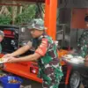 Hanya Beratap Terpal, Rumah Mbah Warmini Akhirnya Direhab Melalui Program Karya Bakti Kodim 0710 Pekalongan!
