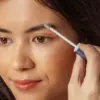 Rekomendasi serum penumbuh alis terbaik.