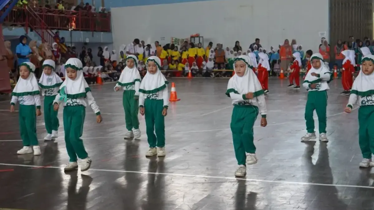 Meriah! 89 Tim dari TK hingga SMA Ikuti Lomba Senam Anak Indonesia Hebat di Pekalongan!