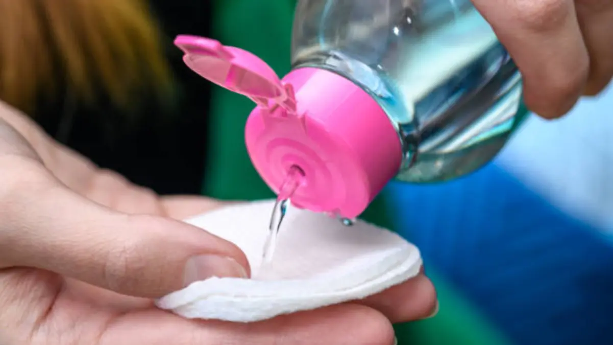 micellar water untuk kulit berjerawat dan bruntusan terbaik.