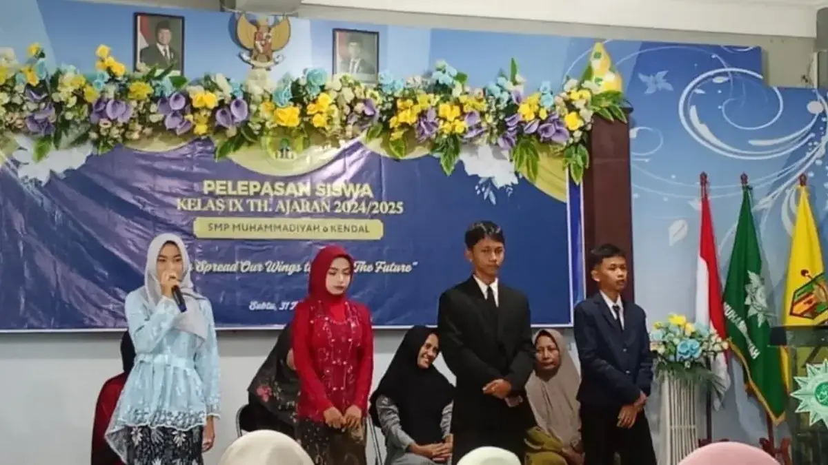 Pelepasan Siswa SMP Muhnam Kendal, Pesan Penting Jangan Sampai Ada yang Putus Sekolah