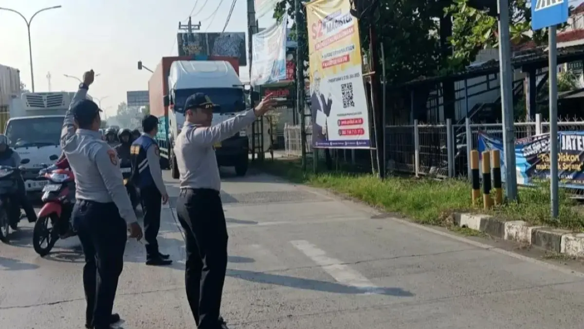 Pembatasan Truk Berat di Pantura Pekalongan Berlanjut, Dishub Alihkan ke Tol Demi Kelancaran Lalu Lintas!