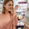 Ilustrasi parfum yang wanginya tahan lama dan murah.