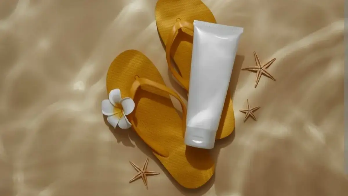 Rekomendasi Sunscreen Khusus Usia 50 Tahun Ke Atas yang Ampuh Hilangkan Flek Hitam, Kulit jadi Kencang!