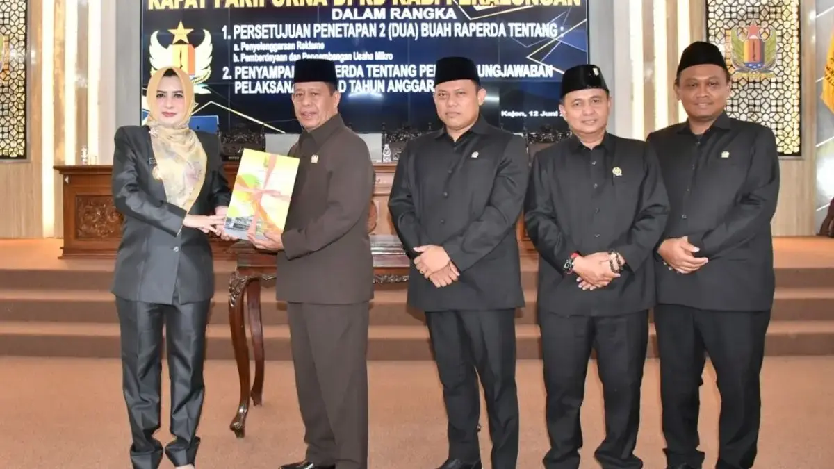 Sah! Bupati & DPRD Pekalongan Setujui Perda Reklame dan Usaha Mikro, Dorong Penataan Kota & Ekonomi Lokal!