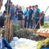 Tanggul Sungai Bremi Jebol, Pekalongan Utara Kebanjiran, Pemkot Langsung Lakukan Penanganan Darurat