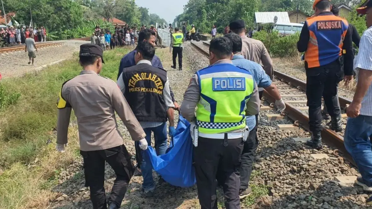Tragis! Warga Batang Tewas Tertabrak Kereta di Perlintasan Tanpa Palang Pintu Pekalongan 