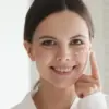 Ilustrasi rekomendasi mineral sunscreen yang nyaman di kulit.
