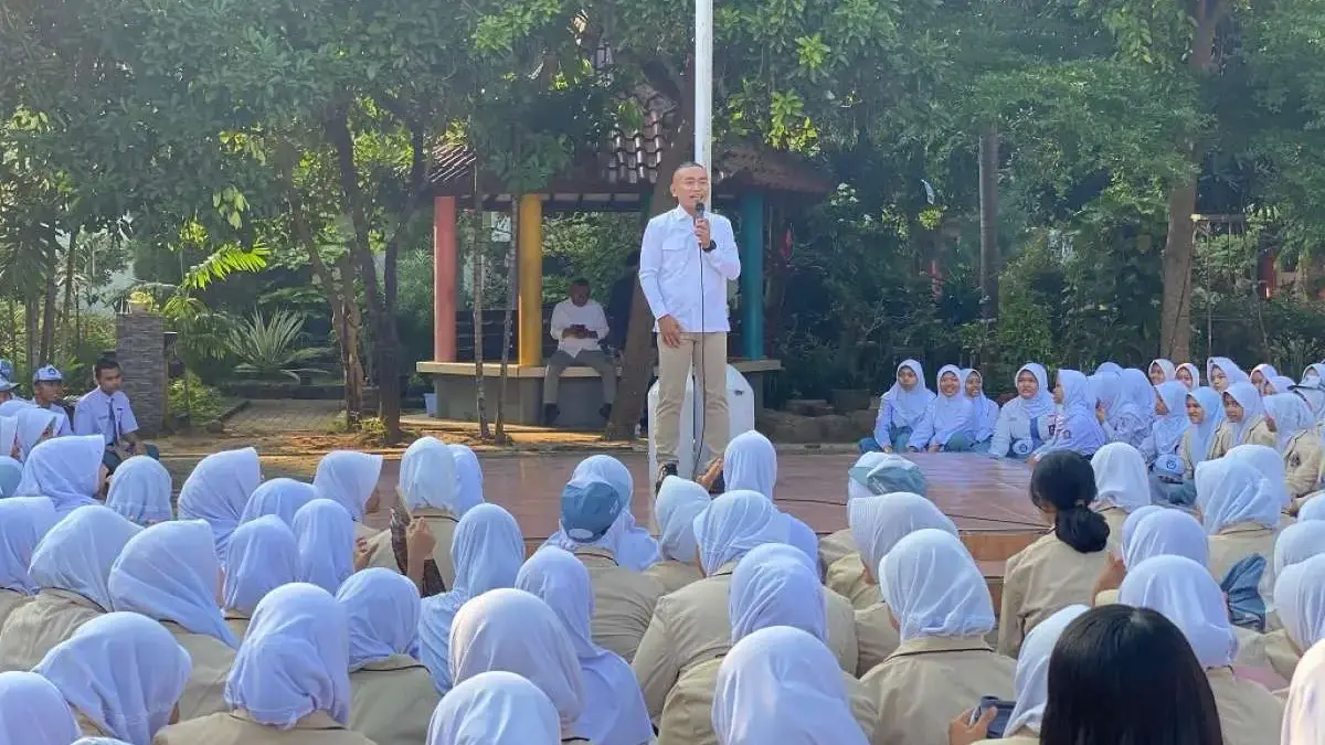 Alumni SMAN 1 Batang, Yoyok Riyo Sudibyo, Janjikan Pelatihan Militer Gratis ke 50 Siswa!