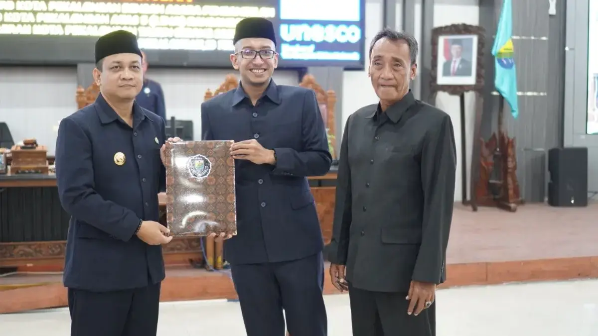 DPRD Kota Pekalongan Setujui 5 Raperda Baru: Siap Pacu Pembangunan & Ekonomi Kreatif!