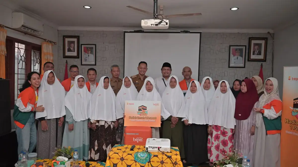 BTPN Syariah memberangkatkan umroh sembilan nasabahnya yang konsistensi menerapkan BDKS