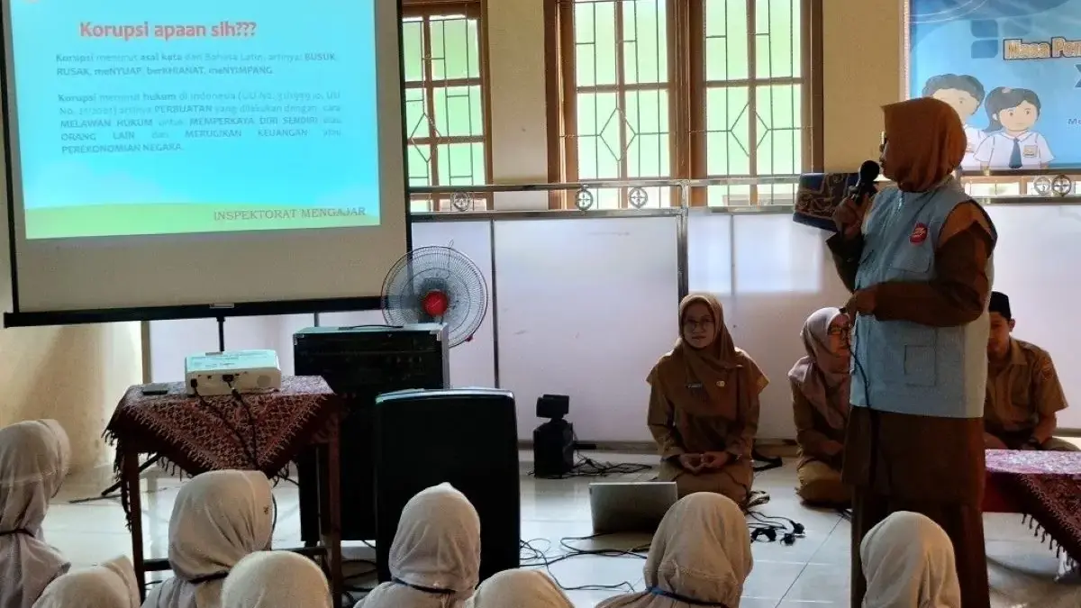 MPLS SMPN 4 Batang, Inspektorat Kenalkan Pendidikan Antikorupsi ke Siswa Baru Lewat Program APIP Mengajar!