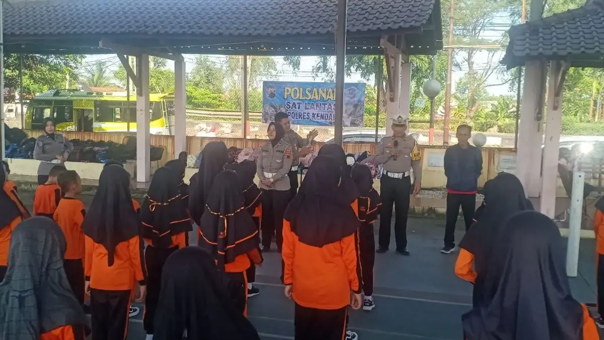 Operasi Patuh Candi, Satlantas Kendal Edukasi Tertib Lalu Lintas Lewat Program Polisi Sahabat Anak!