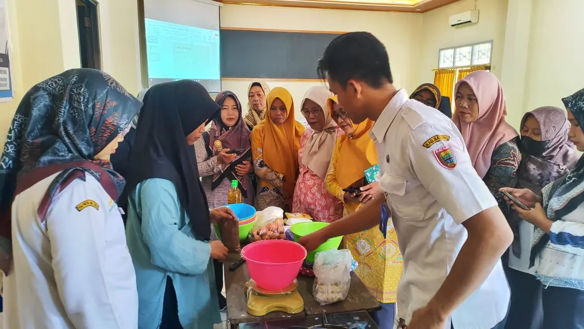 Pasca Gempa, Warga Warungasem Batang Dilatih Diversifikasi Pangan, Tempe Diolah Jadi Brownies Kekinian!
