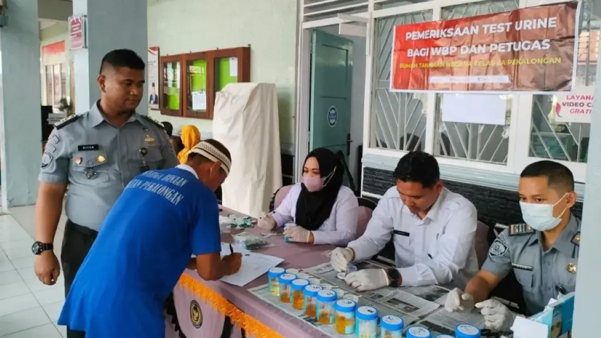 Rutan Pekalongan Gandeng BNN-Polres: Puluhan Pegawai & WBP Dites Urine, Hasilnya Negatif Narkoba!  
