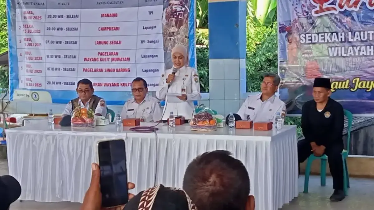 Sedekah Laut Tanggul Malang Kendal Meriah: Nelayan Suguhkan Wayang hingga Doa Bersama!