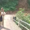 Tebing 20 Meter di Lumeneng Pekalongan Longsor: Akses Jalan Lumeneng-Tenggeran Tertutup Material!