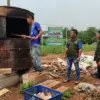 Pengolahan sampah oleh KUPS Jaya Mandiri Makmur.