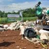 TPS3R Jaya Mandiri Makmur Ujungnegoro menerima kiriman sampah dari Desa Karanggeneng.