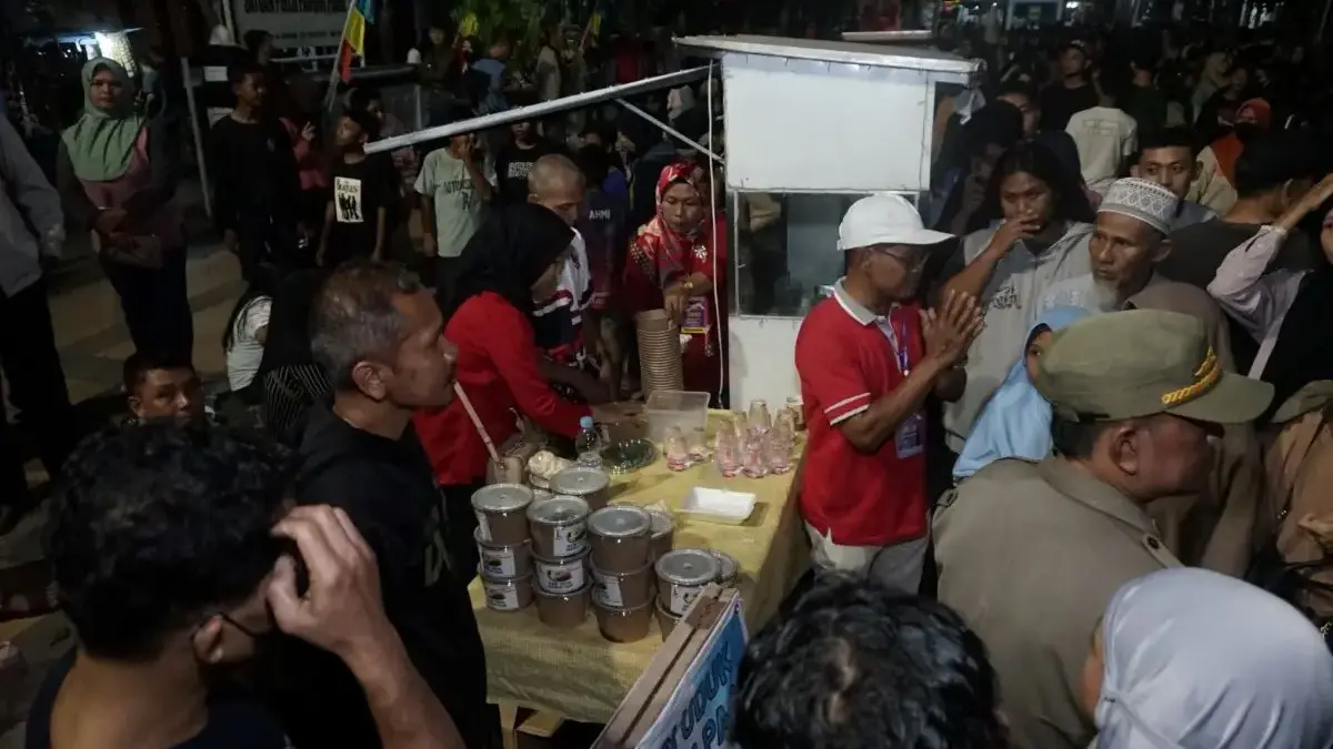 3.000 Porsi Makan Gratis Ludes Diserbu Warga Batang, Meriahkan HUT RI!