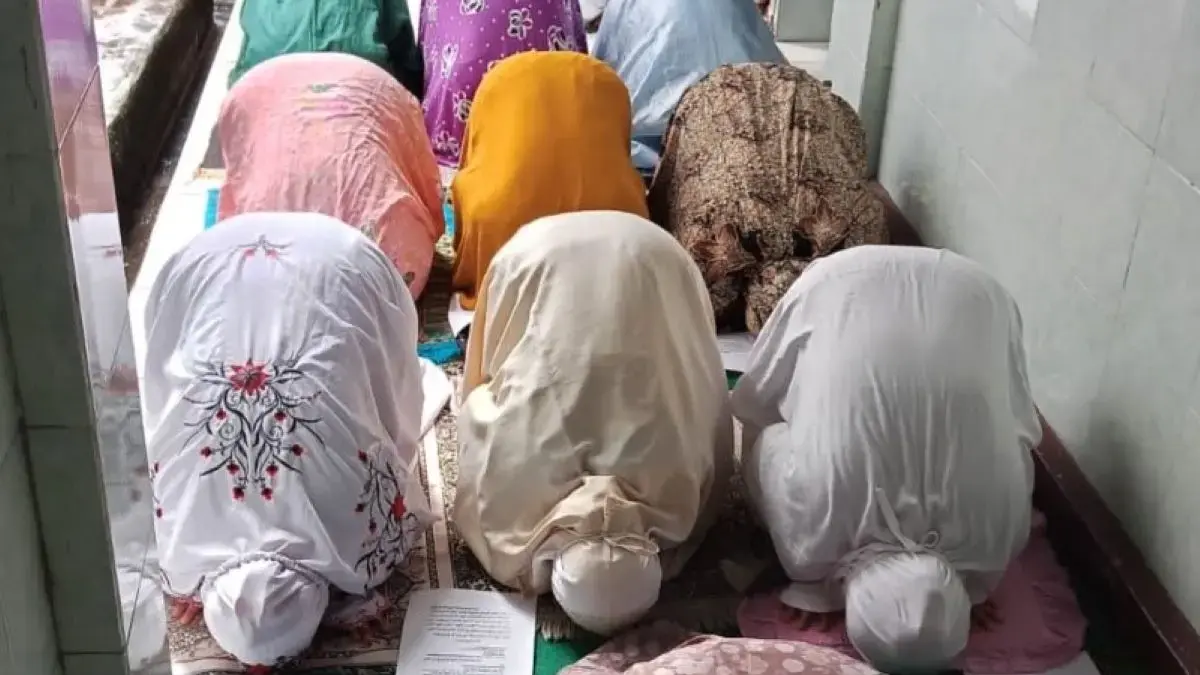 Ikuti Tradisi Rebo Pungkasan, 13 WBP Wanita Rutan Pekalongan Gelar Doa Bersama!