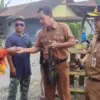 Keselamatan Terjamin! Dishub Pekalongan Bekali HT Penjaga Palang Rel KA, Cegah Kecelakaan!