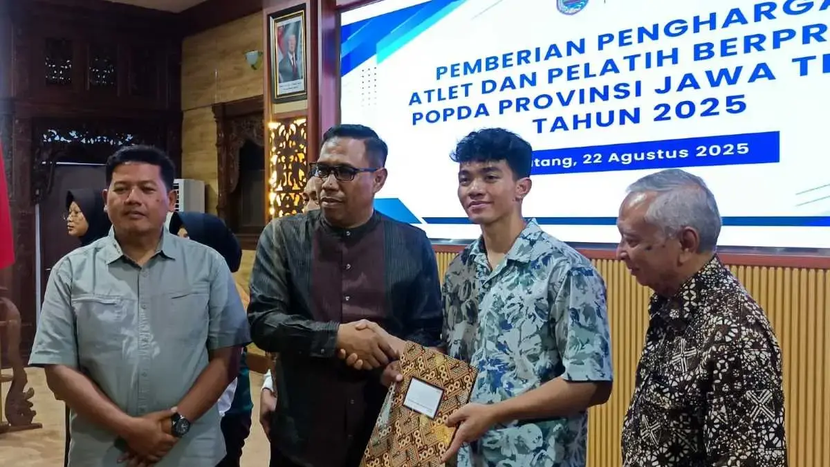 Peringkat 1 Dunia! Kiromal Katibin Kokoh di Puncak Speed Climbing, Tetap Bangga Bela Nama Batang!