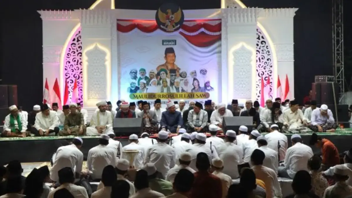 Ribuan Jemaah Padati Haul Akbar ke-26 KH Amirin