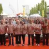 Sambut HUT ke-80 RI, Pemkab Kendal Bagikan 1.000 Bendera Merah Putih ke Warga & Pengendara!