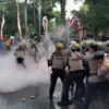  Simulasi Penanganan Demo Anarkis Digelar di Halaman Kantor Wali Kota Pekalongan!