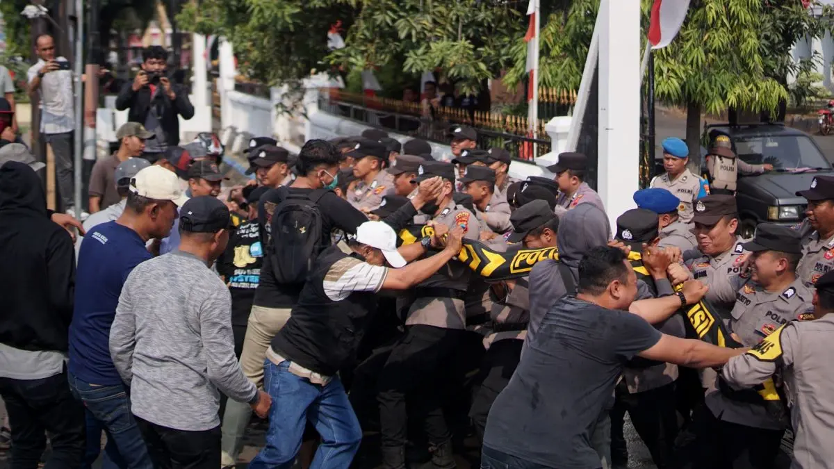 Simulasikan Penanganan Demo di Gedung DPRD, Polres Batang Perkuat Kesiapsiagaan!