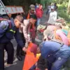 Truk Rem Blong di Batang Terguling, Sopir & Penumpang Tewas di Lokasi!