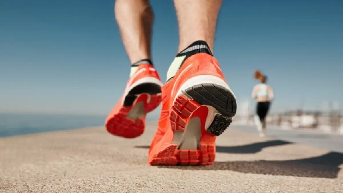 sepatu running terbaik 2025