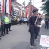 Bupati Faiz Temui Ratusan Pendemo di Batang, Tegaskan Tak Alergi Kritik & Siap Tangani Aspirasi!
