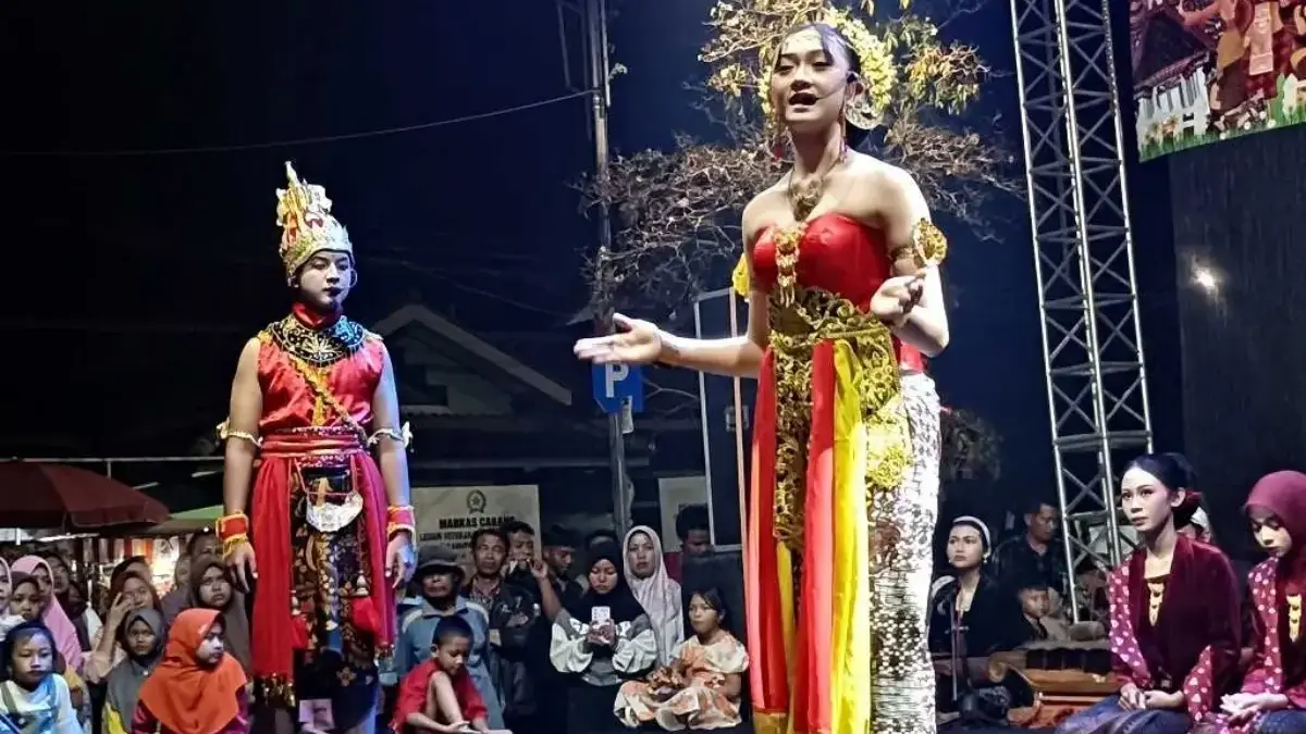 Drama Roro Jonggrang SMPN 4 Batang Disambut Hangat Pengunjung Kliwonan