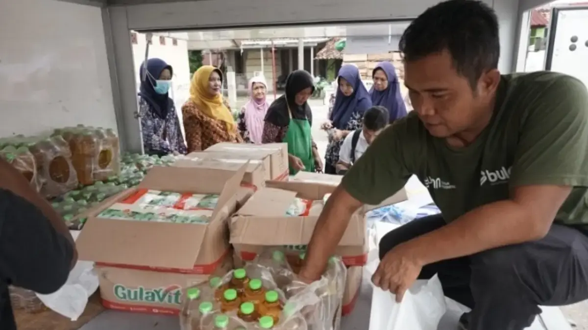 GPM Sasar Kampung Nelayan Pekalongan, Beras & Kebutuhan Pokok Dijual Murah, Warga Antusias!