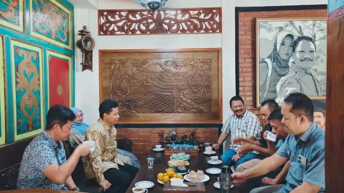 Kesenjangan di Jateng Stagnan, Abdul Kholik Ajak Alumni Kampus Turun Tangan Atasi Kemiskinan!