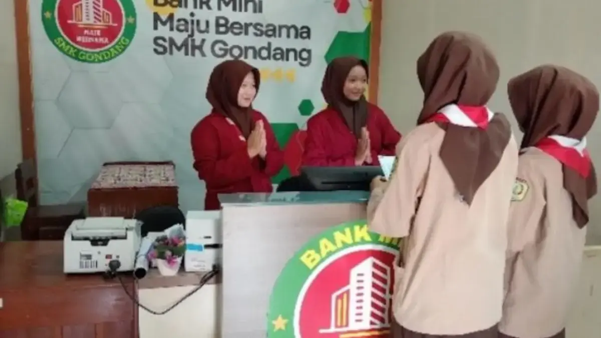 Mengenal Dunia Finansial Lewat Bank Mini SMK Gondang