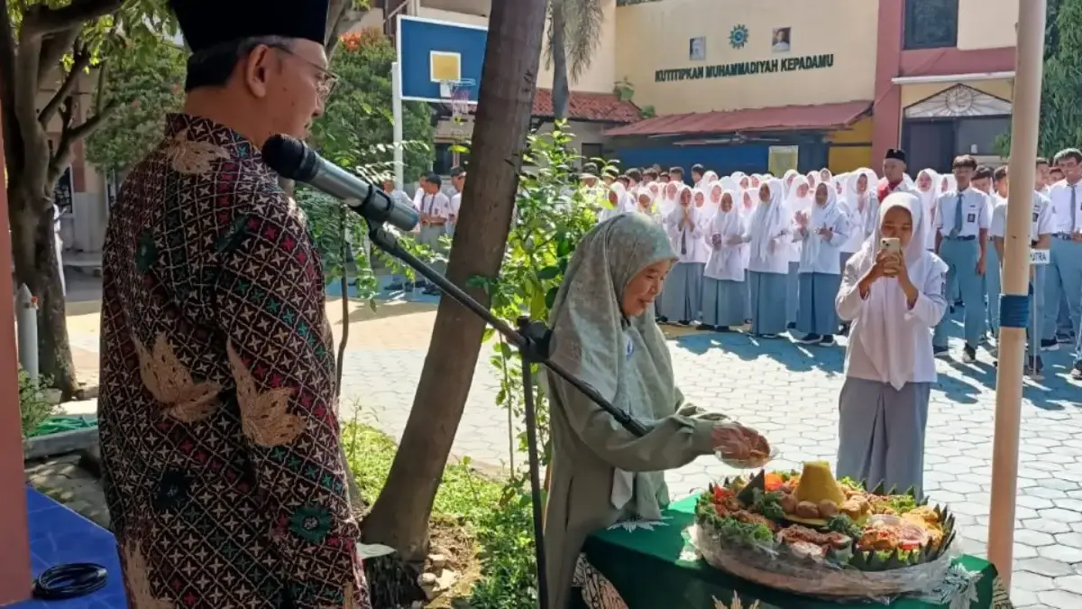 Milad SMA Muhammadiyah 1 Pekajangan Pekalongan berlangsung khidmat.